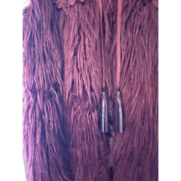 ⭐️ ATOS Lombardini Faux Fur & Crochet Vest Size 40 (Euro Size) - Picture 5 of 9